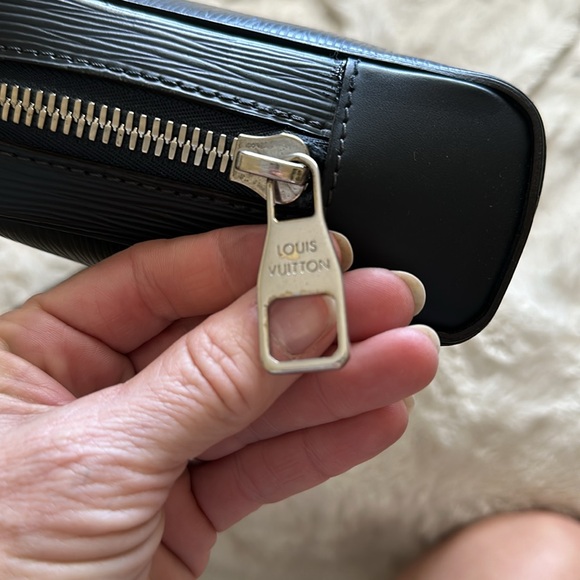 LOUIS VUITTON 💙 Epi leather OSRAY Navy/Silver wristlet blue suede int Authentic - Picture 16 of 16